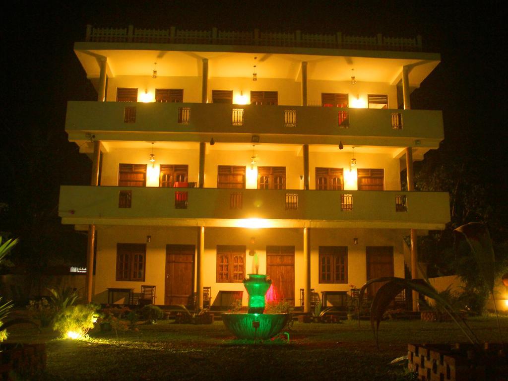 A One Calm Palace Mirissa Habitación foto